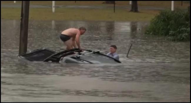 Reporter & Bystander Rescue Man From Sinking Car